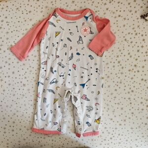 Free🌹🌹🌹Converse Onesie 3-6m